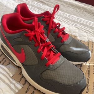 Mens Nike Air Max sneakers shoe size 15!